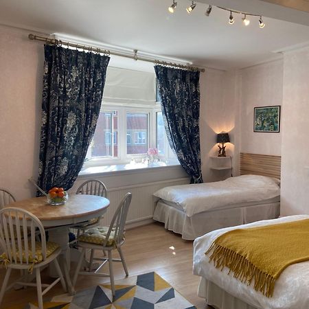 Deluxe Three Bed Bnb In Henley-On-Thames Near Station River & Town Centre Экстерьер фото