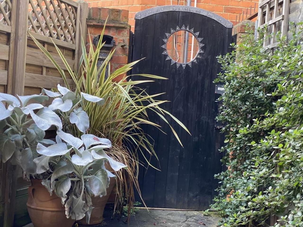 Deluxe Three Bed Bnb In Henley-On-Thames Near Station River & Town Centre Экстерьер фото